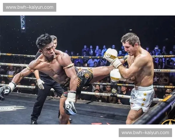 传奇之夜:当“铁拳”星当遇上“泰拳王子”播求,谁将续写荣耀? 传奇之夜:当“铁拳”星当遇上“泰拳王子”播求,谁将续写荣耀?